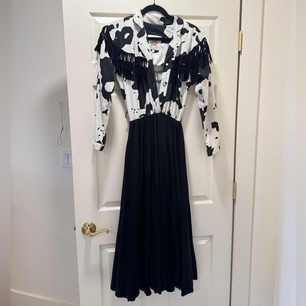 Vintage cow print dress. Fits like small/medium